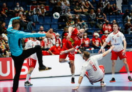 Artsem KARALEK (50), Bartlomiej BIS (08) and Michal OLEJNICZAK (05) during the handball match Belarus vs Poland, Men’s EHF EURO 2022 Hungary, Slovakia, Bratislava, 16.01.2021, Mandatory Credit © Stanko Gruden / kolektiff