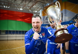 23 мая в решающем поединке на площадке столичного спорткомплекса "Уручье" брестчане уверенно переиграли своих извечных соперников гандболистов минского СКА с разницей в шесть мячей - 28:22. До этого армейцы дважды подряд выигрывали Кубок страны..